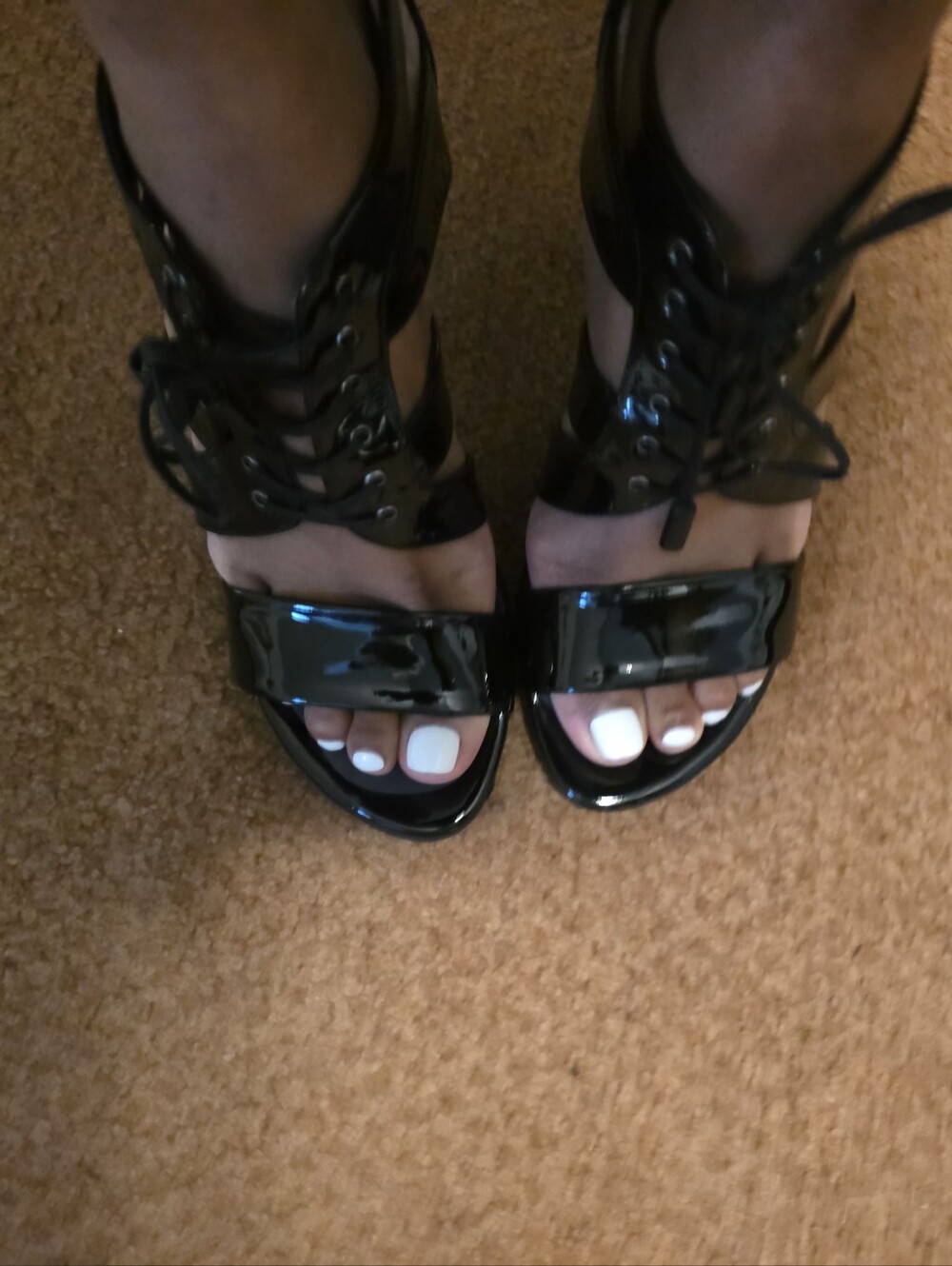 Labor Day Sale Excellent Condition Stuart Weitzman Patent With Non Slip Pads